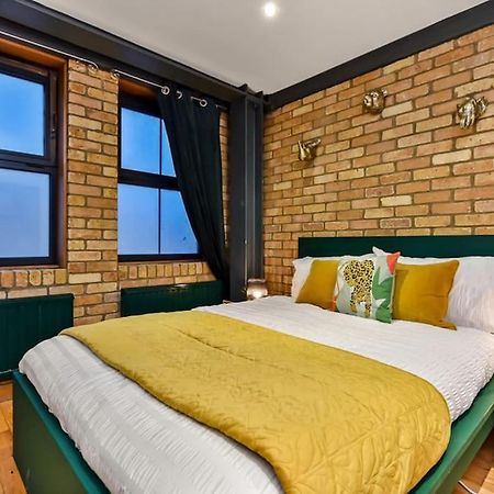 Spacious 2 Bed Urban Jungle Flat, Central ลอนดอน ภายนอก รูปภาพ