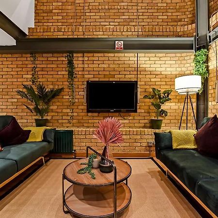 Spacious 2 Bed Urban Jungle Flat, Central ลอนดอน ภายนอก รูปภาพ