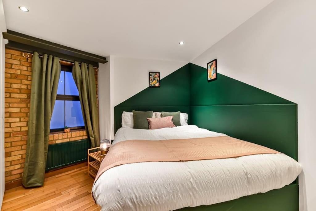 Spacious 2 Bed Urban Jungle Flat, Central ลอนดอน ภายนอก รูปภาพ