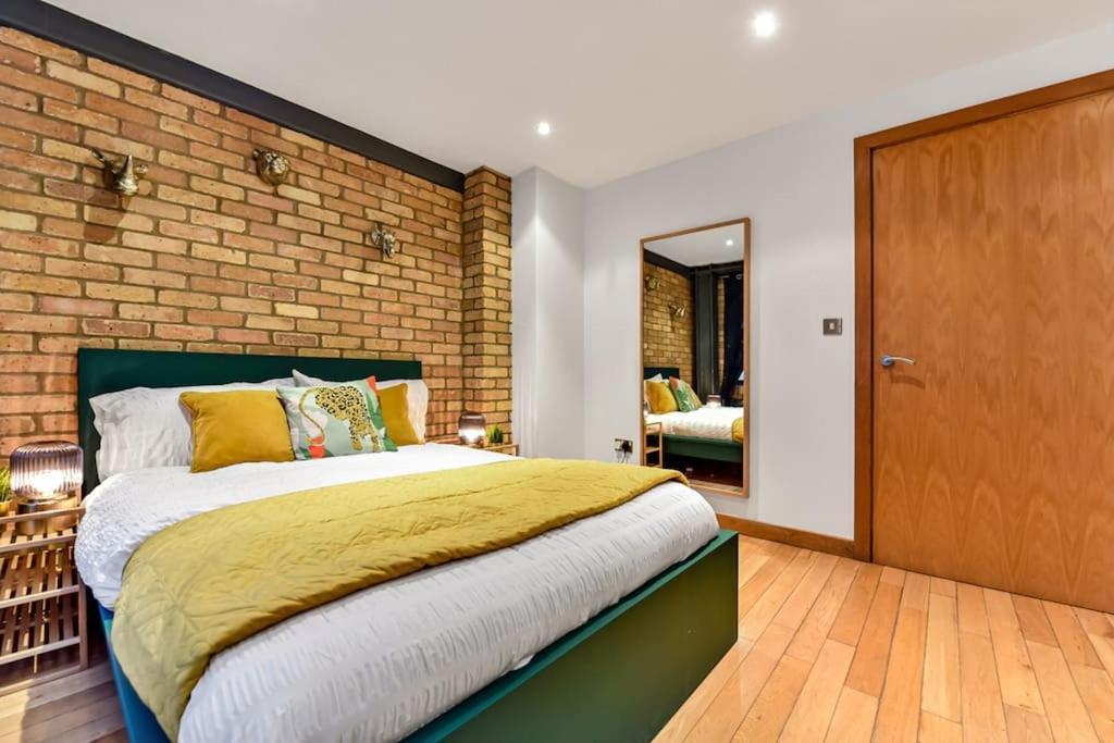 Spacious 2 Bed Urban Jungle Flat, Central ลอนดอน ภายนอก รูปภาพ