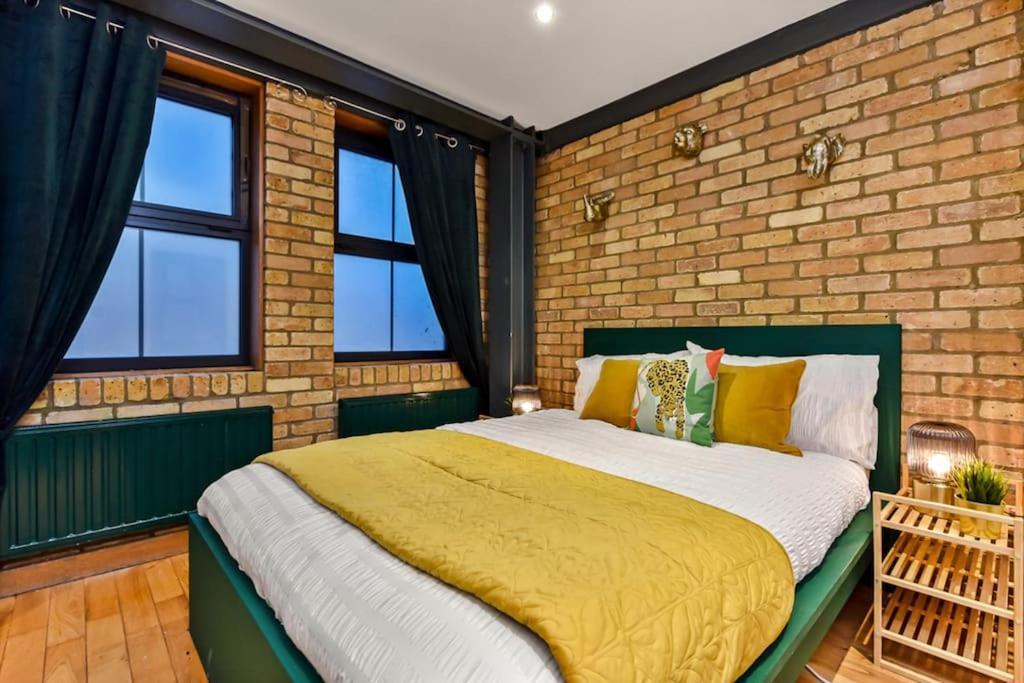Spacious 2 Bed Urban Jungle Flat, Central ลอนดอน ภายนอก รูปภาพ